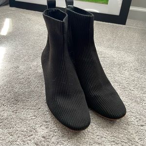 Everlane Glove Boot Black (size 7)